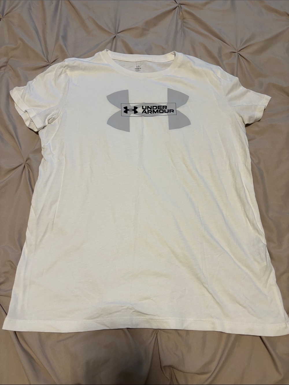 Under Armour Women’s White Tee with Gray Logo